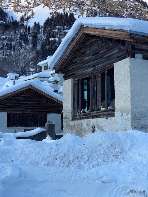 Chalet Ca d'Martin Chalet in Canton of Grisons