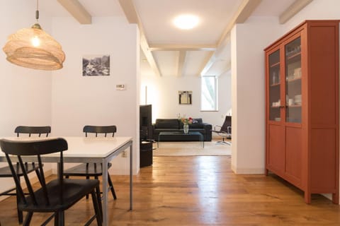 Living room, Food