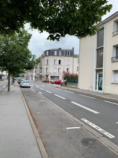 Neighbourhood, Street view