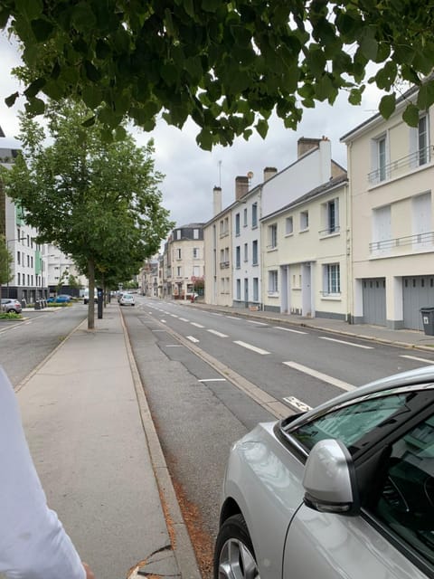 Neighbourhood, Street view