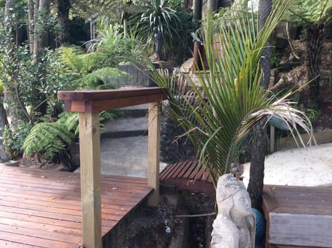 Neptune Coastal Haven Bed and Breakfast in Auckland