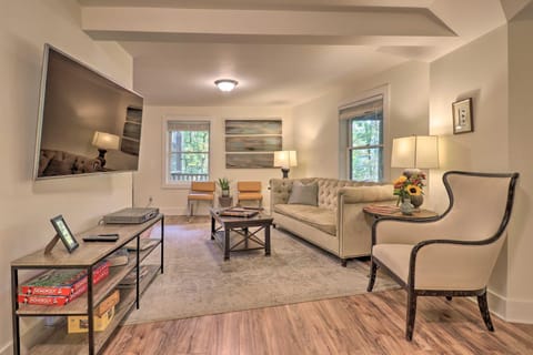 1 Mi to Town Chalet-Style Highlands Retreat House in Highlands