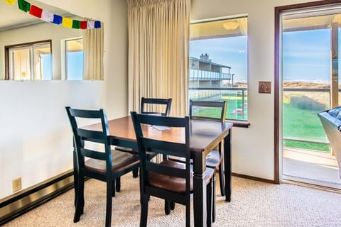 Puffin Condo House in Moclips