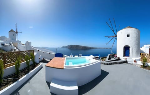 Lioyerma Windmill Villa With Outdoor Hot Tub Apartment in Oia