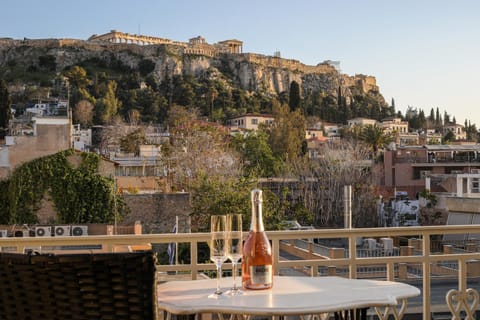 Nearby landmark, Day, Natural landscape, View (from property/room), Balcony/Terrace, City view, Mountain view