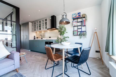 Kitchen or kitchenette, Dining area, pet friendly