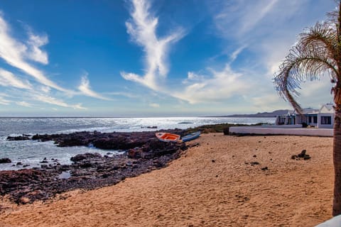 Neighbourhood, Beach
