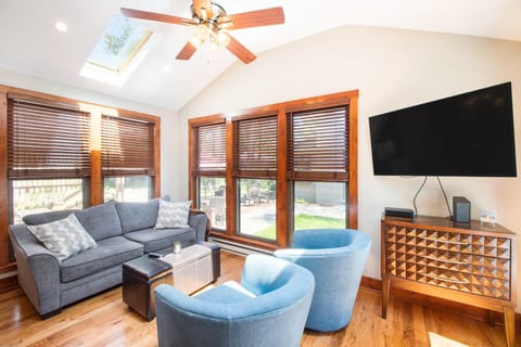 Coast Away House in Chikaming Township