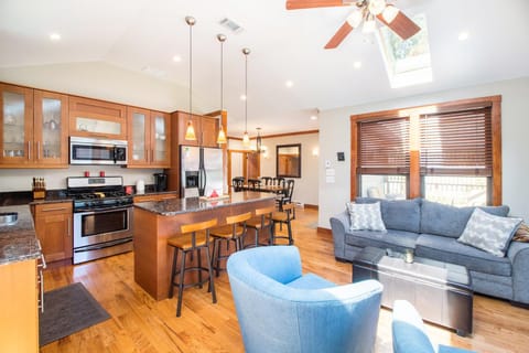 Coast Away House in Chikaming Township