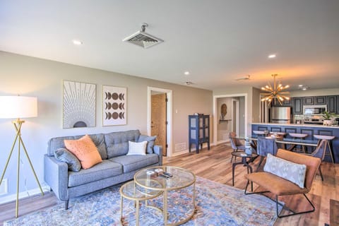 Golf, Boat and More! Sleek Shangri La Condo in Afton Apartment in Grove