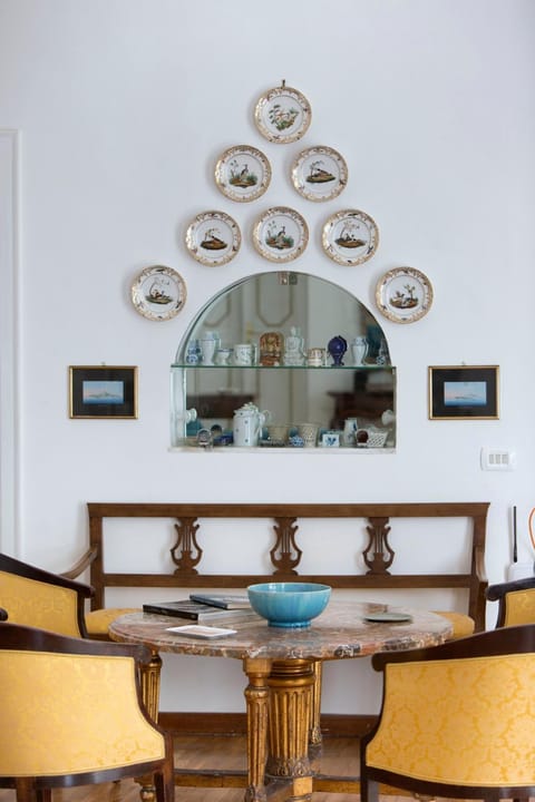 TERESELLA SUITE House in Naples