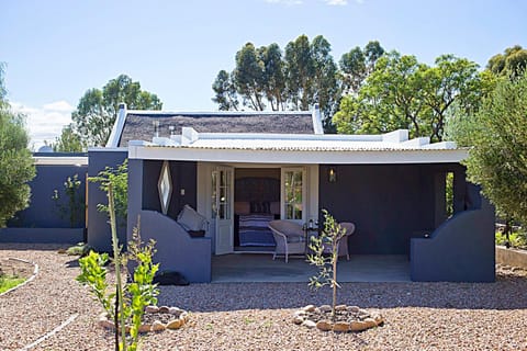 Property building, Patio, Facade/entrance