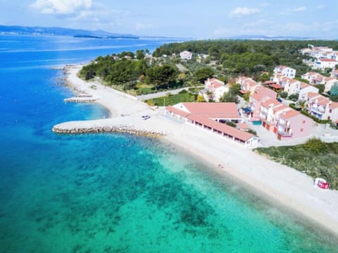 Property building, Bird's eye view, Beach