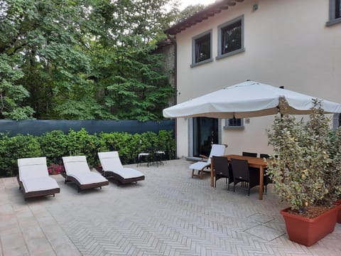 Balcony/Terrace, sunbed