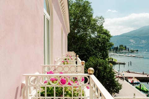 Bellavista Lakefront Apartments Apartment in Riva del Garda