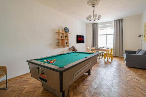 Billiard, Living room