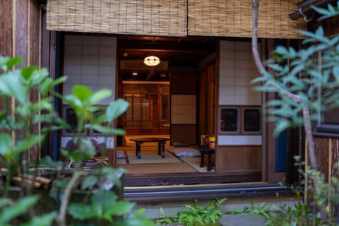Facade/entrance, Internal: Not applicable to any particular room