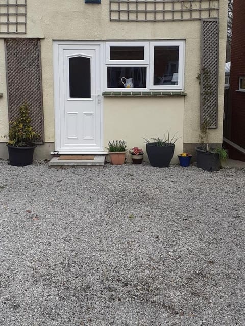 The Garage Apartment in East Dorset District