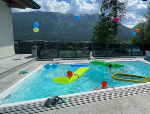 Mountain view, Swimming pool