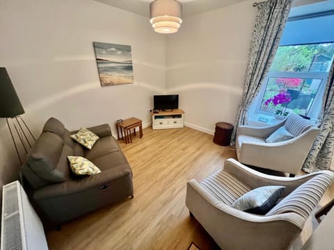 The Blue Door Apartment in Kirkcudbright