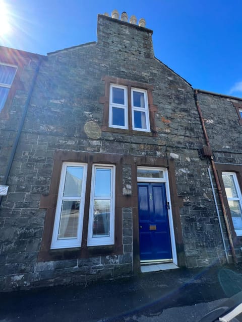 The Blue Door Apartment in Kirkcudbright