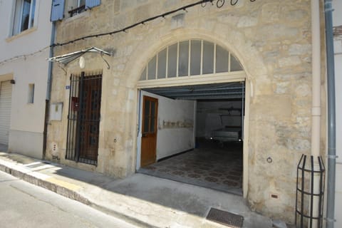 Facade/entrance, Parking