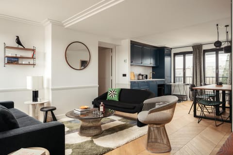 Kitchen or kitchenette, Living room, Dining area