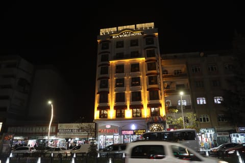 Night, Location