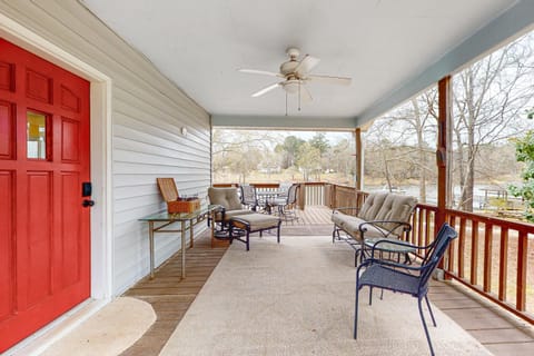 Waterfront Lake Murray Home with Dock Dogs Welcome! House in Lake Murray