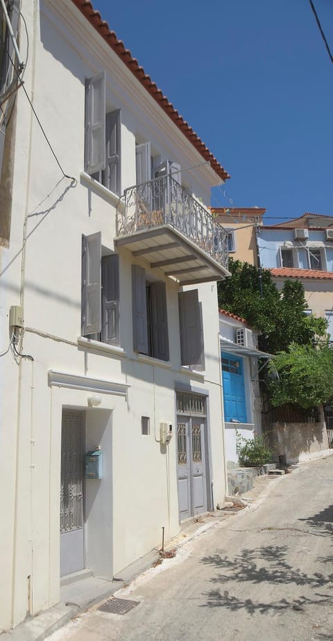 Property building, Balcony/Terrace