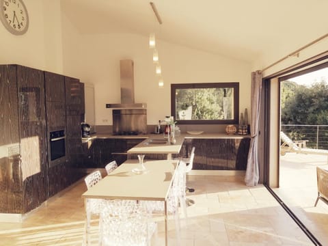 A Muredda Villa in Bonifacio