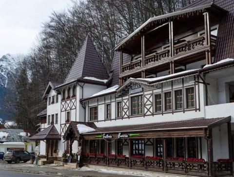 Restaurant/places to eat, Facade/entrance