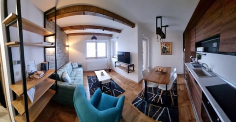 Kitchen or kitchenette, Living room