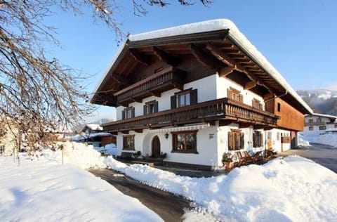 Facade/entrance, Winter