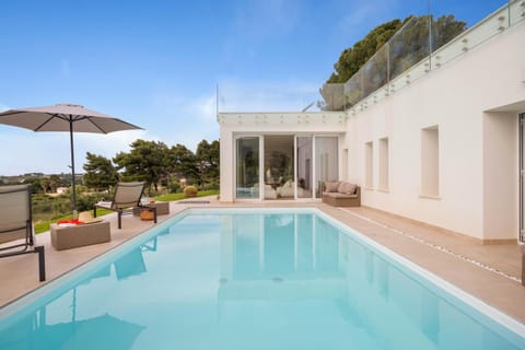 Property building, Solarium, Swimming pool