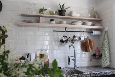 Kitchen or kitchenette, Decorative detail, Floor plan, dishwasher, pet friendly, kitchen, kitchen