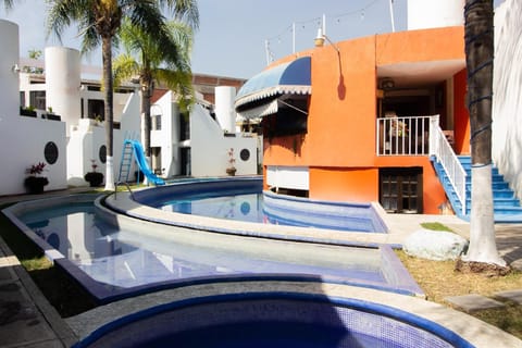 Swimming pool