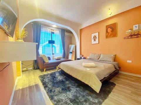 Bed, Photo of the whole room, Bedroom