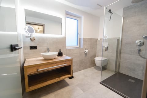 Crystal Lake Apartment in Soelden