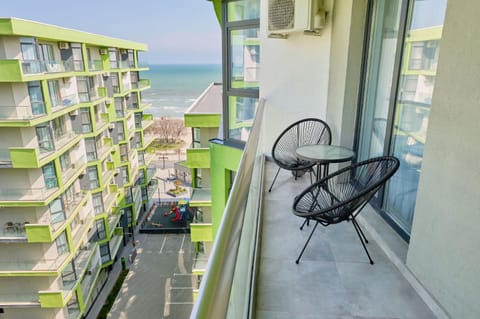 Property building, Day, Balcony/Terrace, Seating area, Sea view