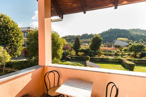 Balcony/Terrace, Garden view