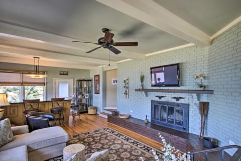 Quiet Lakefront Retreat with Boat Ramp and 2 Docks House in Leesville