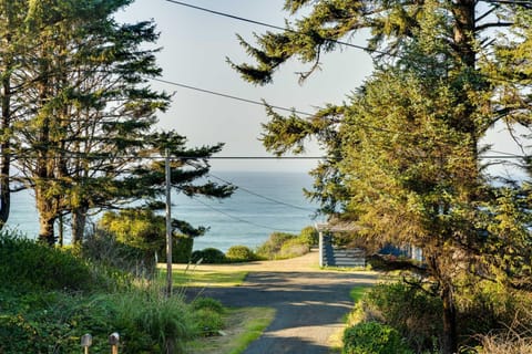 Fishermens Paradise in Coos Bay Walk to Beach! House in Oregon