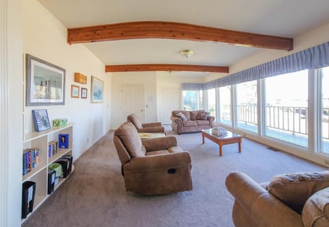 Fishermens Paradise in Coos Bay Walk to Beach! House in Oregon