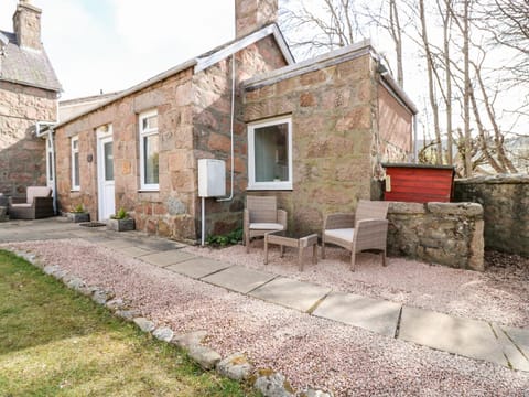 Gairnlea Cottage House in Ballater