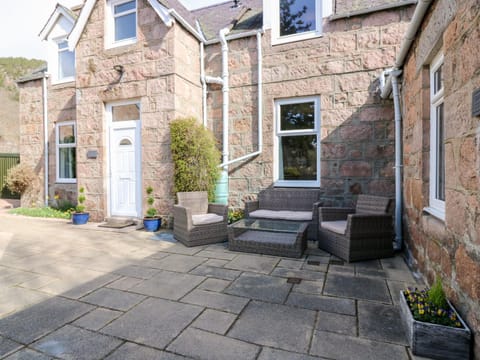 Gairnlea House House in Ballater