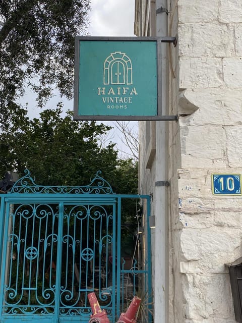 Facade/entrance, Decorative detail, Logo/Certificate/Sign