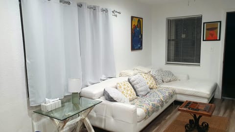 Tropical Hideaway! Apartment in Oakland Park