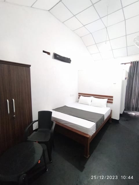 Bed, Photo of the whole room, Bedroom, hair dresser
