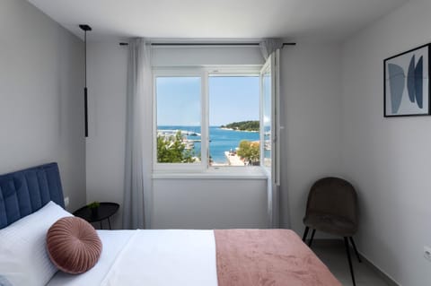 Bed, Bedroom, Sea view